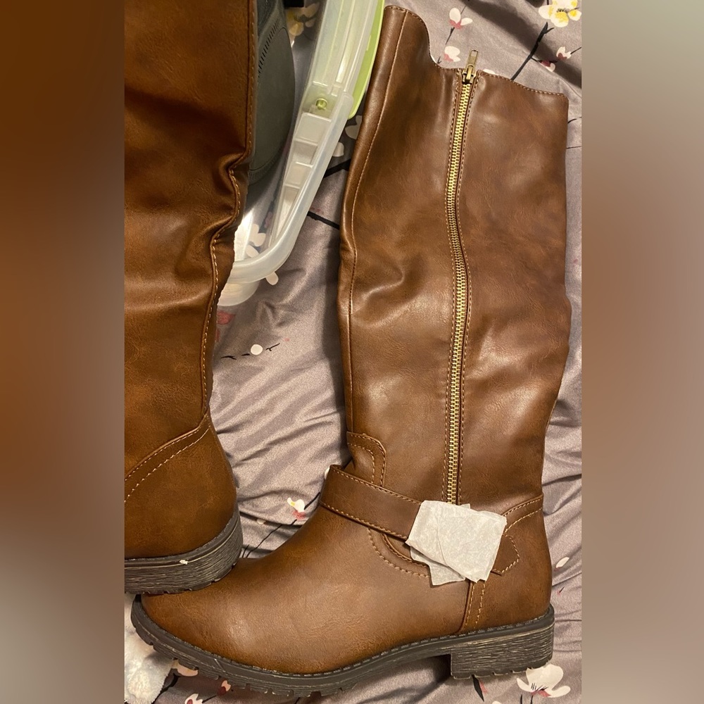 Size 9 calf high boots